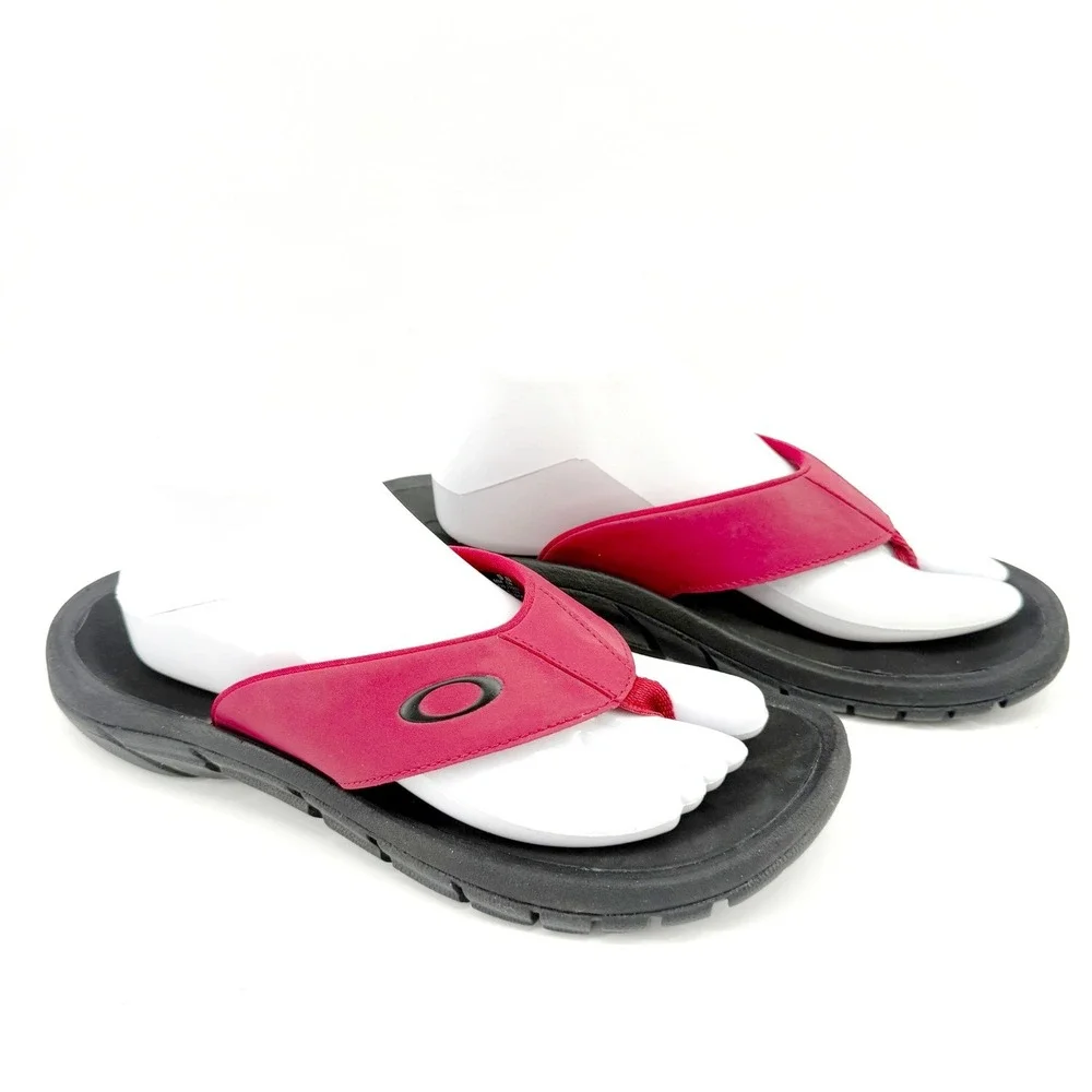 Oakley Flip Flop Sandals Mens 9 Red Black Thong Vacation Resort Comfortable
